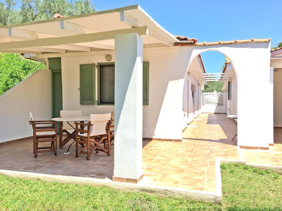 Olive Bay Beach House Amoliani Zewnętrze zdjęcie